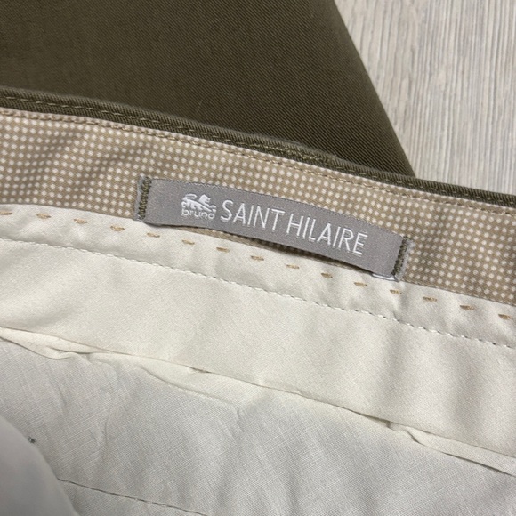 🔥BUNDLESALE Mens 54/31 Saint Hilaire Classic Pleated Chinos Pants Khakis - Picture 3 of 8